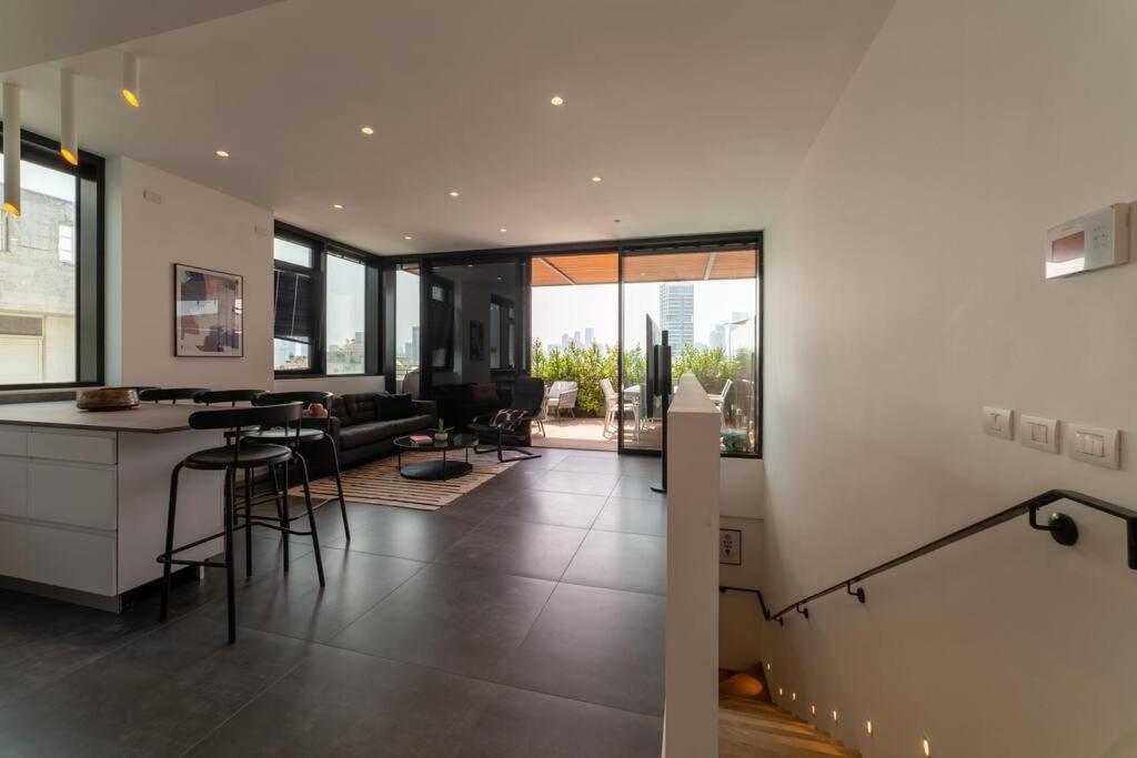 Amazing Penthouse On Gordon Beach 8 Guests Tel Awiw Zewnętrze zdjęcie